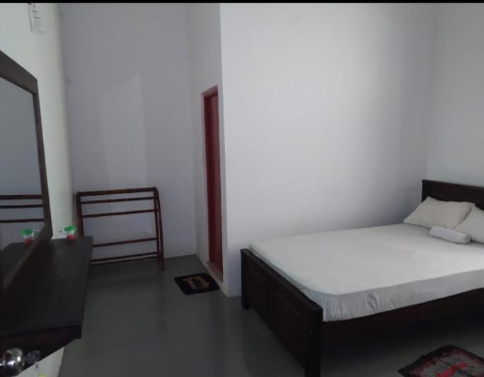 Sam Villa - Akurala Beach, Hikkaduwa Kahawa Exterior photo